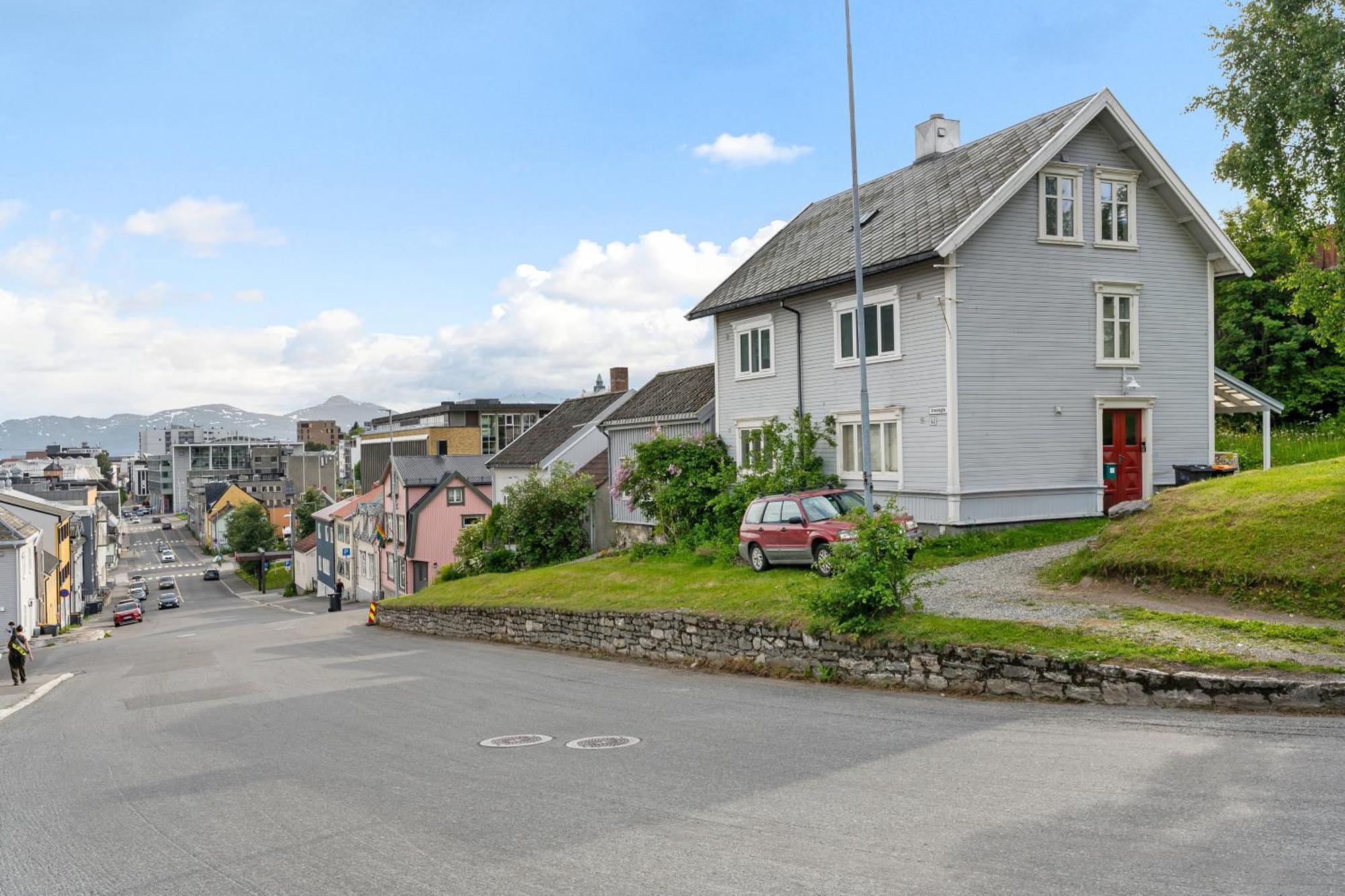 Arctic Homes - Historical Tromso House With View Exteriör bild