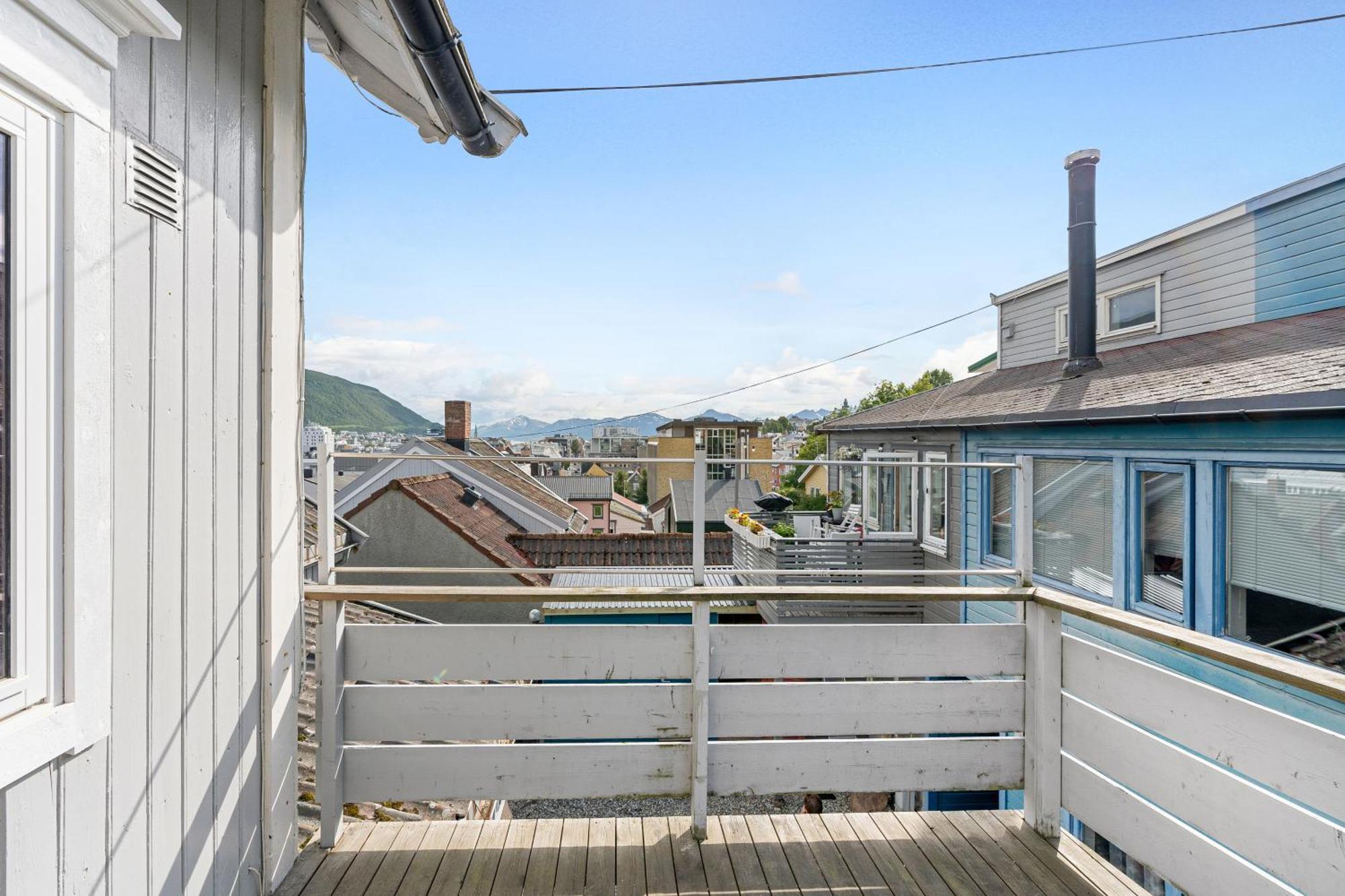 Arctic Homes - Historical Tromso House With View Exteriör bild