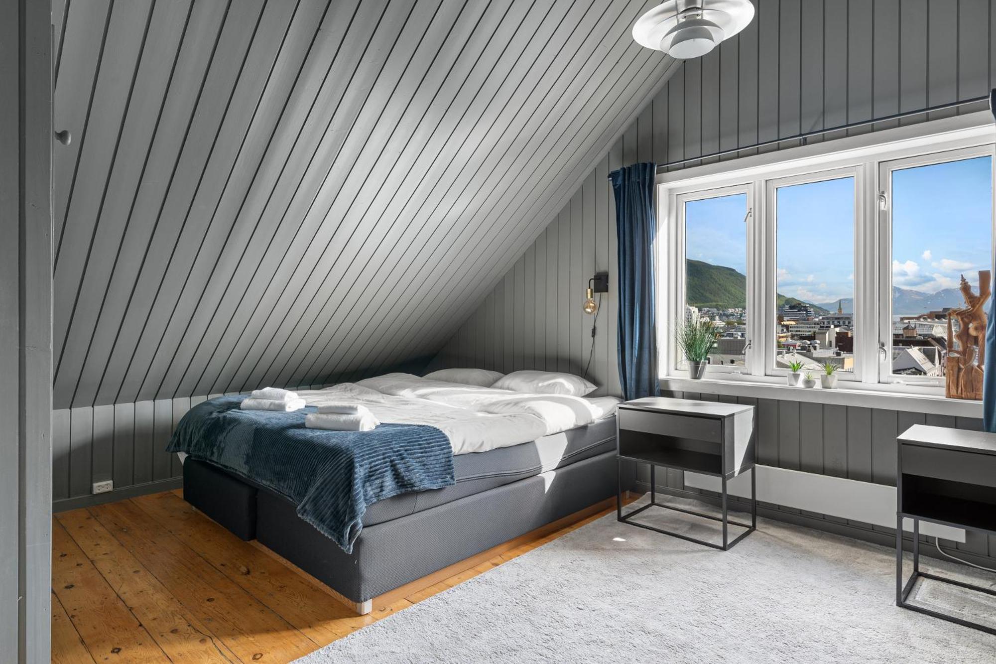 Arctic Homes - Historical Tromso House With View Exteriör bild