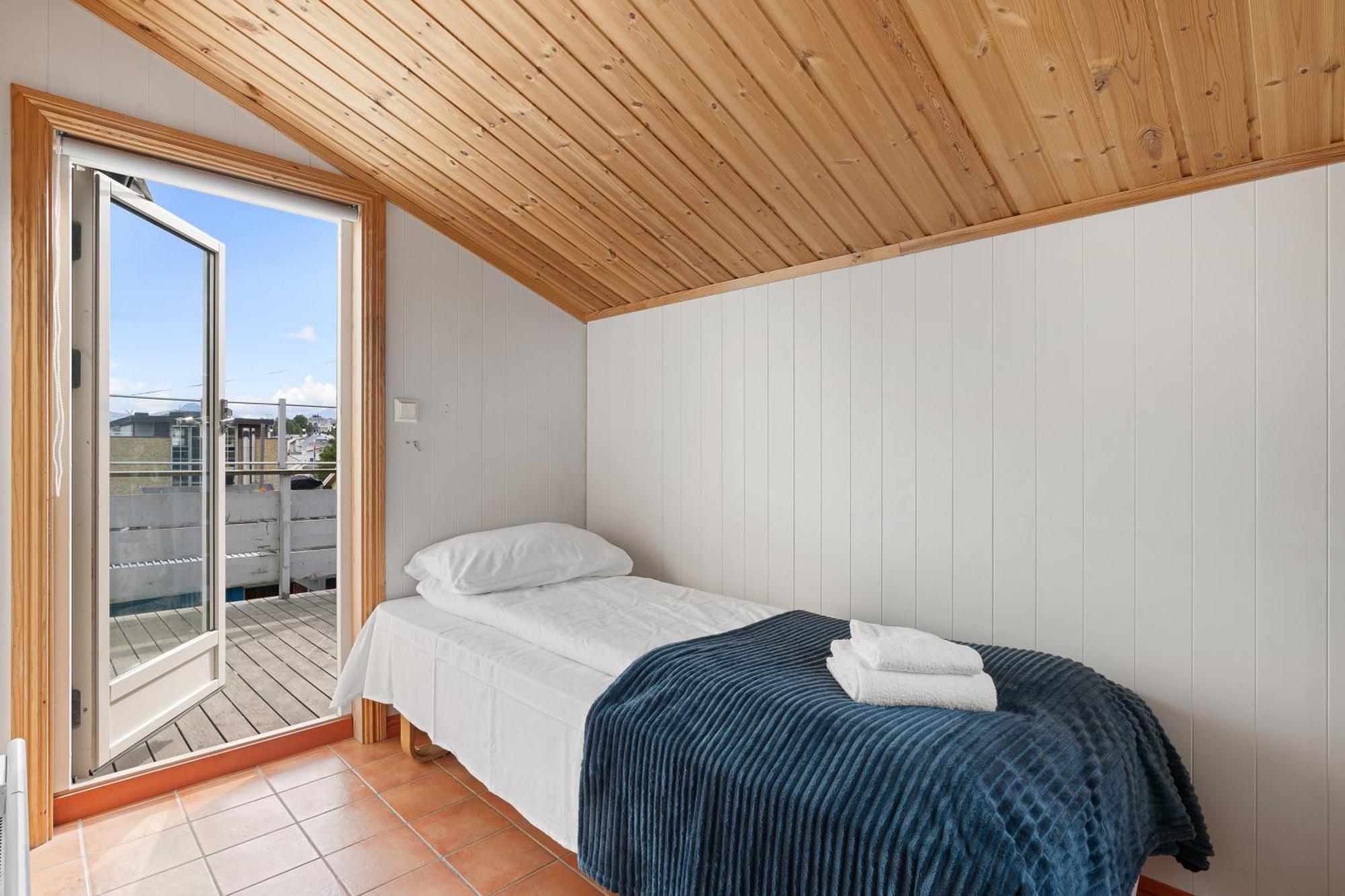 Arctic Homes - Historical Tromso House With View Exteriör bild